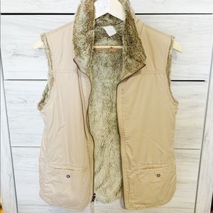Gap reversible vest size Small color beige